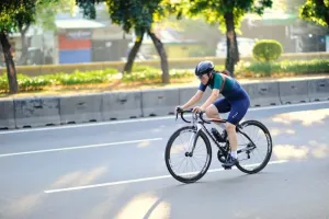 Kask rowerowy - jak wybrać idealny model i dbać o bezpieczeństwo?